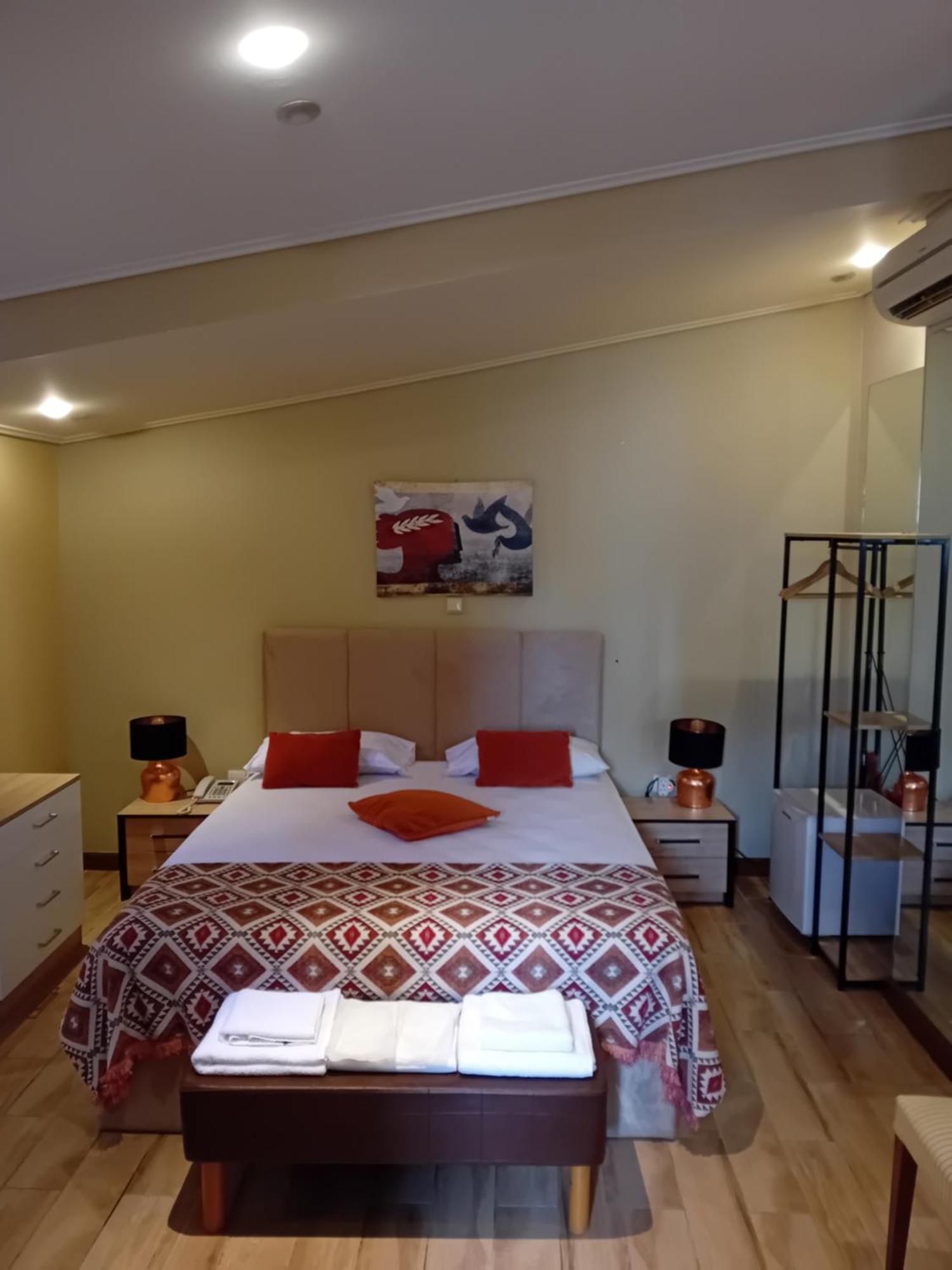 Zen Hotel Athena Bagian luar foto